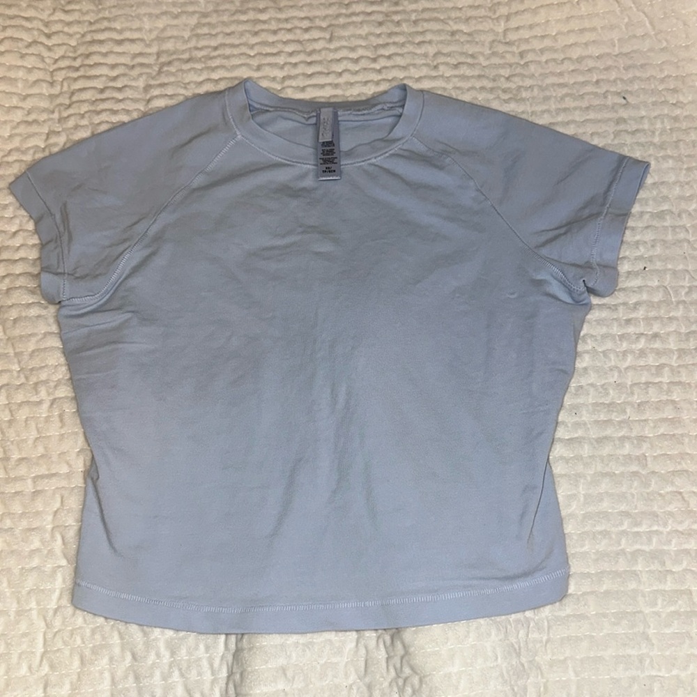 Skims tee